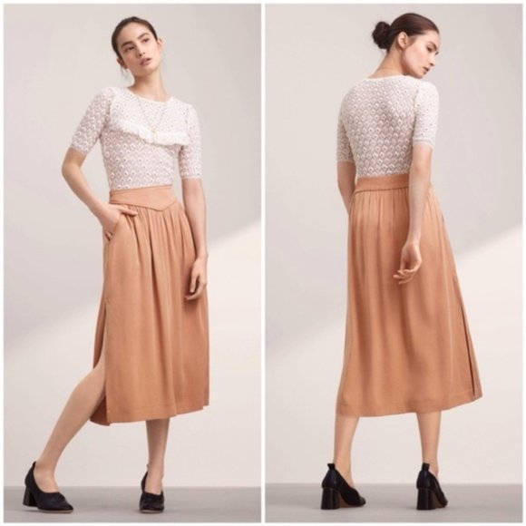 Aritzia Wilfred Gabrielle long black skirt, v shaped waist detail, pockets - Picture 2 of 7